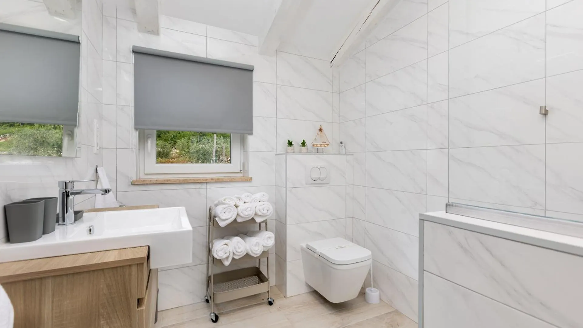 Adri Villa With Private Heated Pool, Jacuzzi, Sauna & Gym Kras Croatia